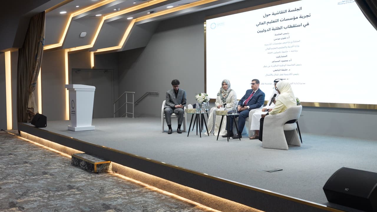 عمل 32 من أعمال Abdullah Al Mohammed